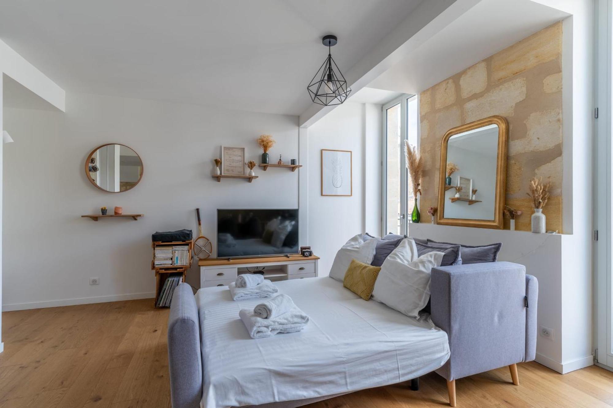 Charming Apartment In Bordeaux - Welkeys Bagian luar foto